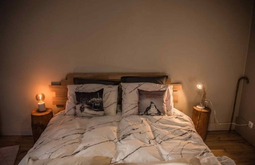 Secteur 2 Apartment | Superbe Appartement. Ambiance Chalet sur les Quais