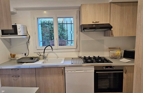 Speracedes Apartment | Superbe Appartement Neuf, 4 Couchages, Jardin et vue Mer, au Cœur du Village !