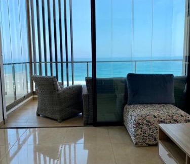 Plage des Nations Apartment | Superbe appartement Front de mer Prestigia