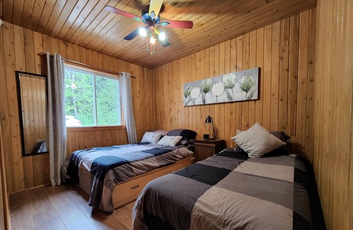 Chertsey Ski Chalet | Superbe chalet en bois , Chertsey, lanaudière Beautiful wooden chalet lanaudiere
