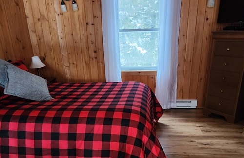 Chertsey Ski Chalet | Superbe chalet en bois , Chertsey, lanaudière Beautiful wooden chalet lanaudiere