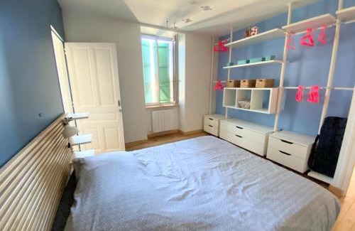 Bellegarde-sur-Valserine Apartment | Superbe appartement avec jardin et parking