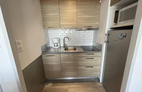 Saint-Gilles-Croix-de-Vie Apartment | Superbe T2 face mer à St Gilles avec Wifi, parking privé et accès direct à la plage - FR-1-324-233
