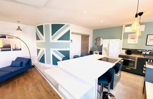 Lons-le-Saunier Apartment | Superbe Loft 160 m2, Pièce de vie 80 m2 Avec 3 Chambres et 2 Salles de Bain