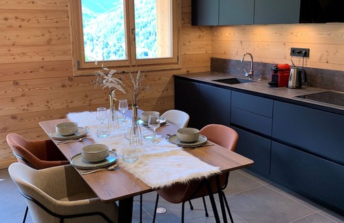 Orcieres Apartment | Superbe rez de Jardin D'un Chalet Avec vue Montagne
