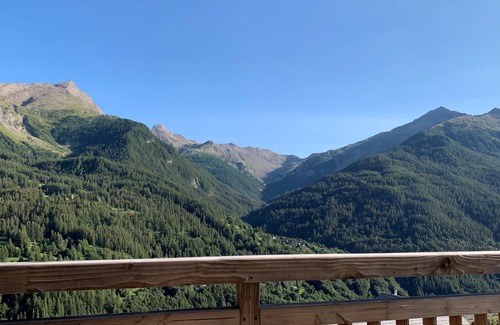 Orcieres Apartment | Superbe rez de Jardin D'un Chalet Avec vue Montagne