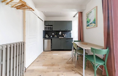 Vieux Vichy Apartment | Superbe studio climatisé dans immeuble classé