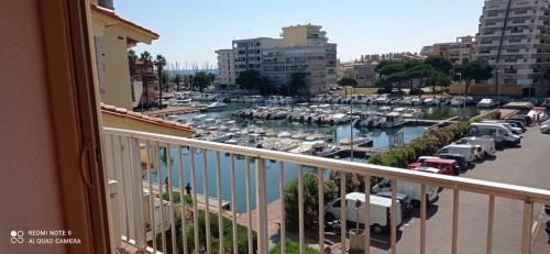 Le Port Apartment | Superbe T3 climatisé calme Marina canet 2 min de la plage