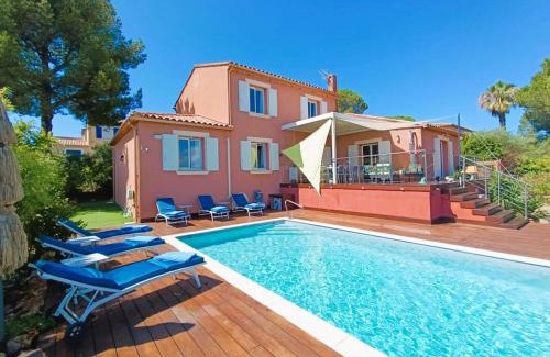 Giens Villa | Superbe Villa 5 étoiles Presqu'Île de Giens la Madrague Rita la Villa d'Or vue mer piscine