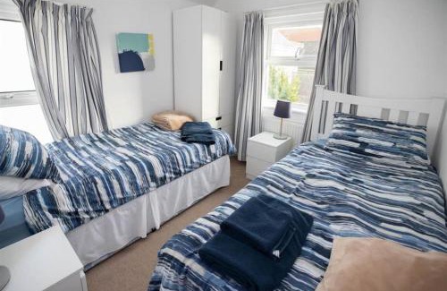 Tenby House | Superbly located Tenby cottage