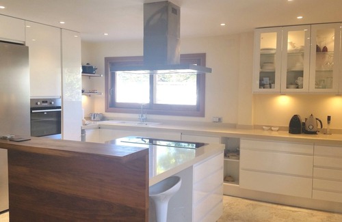 Arnella Villa | Superbly located Villa 4 mins walk to Moraira Center , Pla de Mar