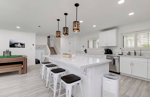 San Carlos House | SuperHost, Arcade Room, Movie Room, Fire Pit, near SDSU, 4 bedrooms, sleeps 12