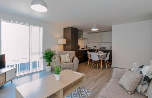 Manchester City Centre Apartment | Superior 2 Bedroom Apartment with Balcony