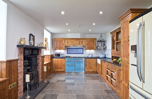 Penrhyndeudraeth House | Superior 5-bed conversion close to Portmeirion in Snowdonia
