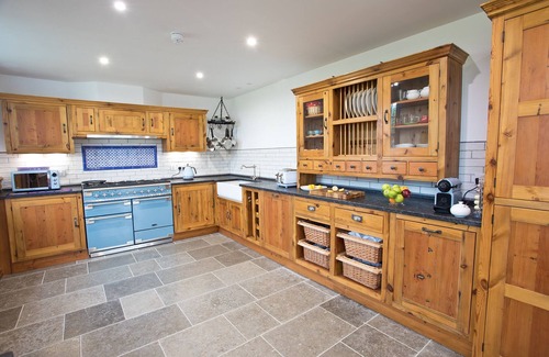 Penrhyndeudraeth House | Superior 5-bed conversion close to Portmeirion in Snowdonia