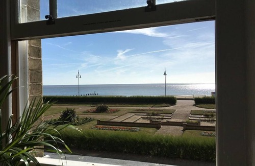 Lowestoft Apartment | Superior Apartment with Sea View - Moray Seaview at Moray Beachside Apartments
