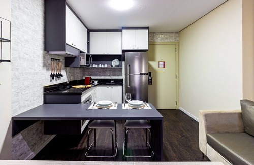 Brooklin Novo Apartment | Superior apartment with 1 queen bed.