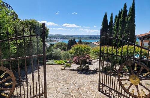 Portoroz Apartment | Superior Apartment Wisteria with Pool