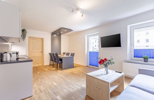 Eisenerz Apartment | Superior Apartment with IR-Sauna & Whirlpool bath I
