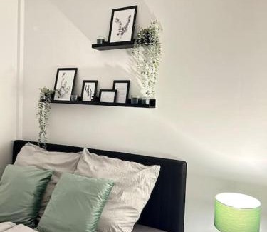 Elmshorn Apartment | Superior - Central Rooftop - 20min to Hamburg