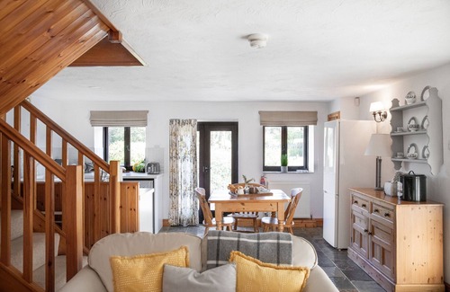 Hartland Cottage | Superior Cottage with Garden View Vine Cottage at Downe Cottages