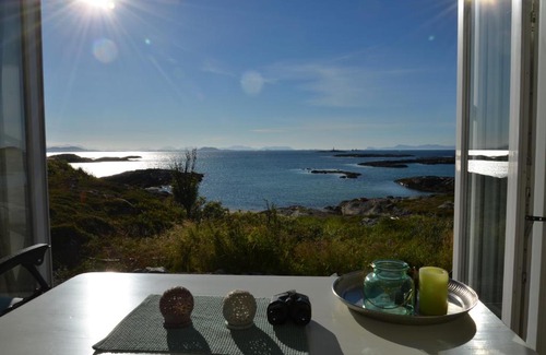 Bjarkoy Municipality Cabin | Superior Cottage with Sea View in Senja
