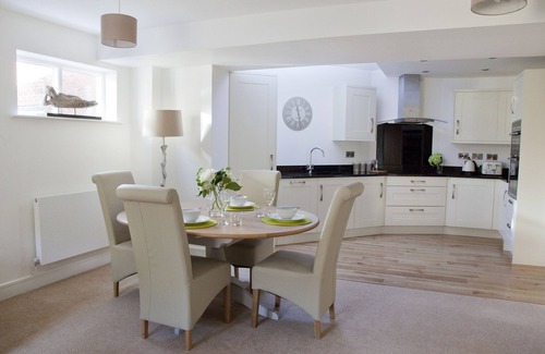 Harrogate House | Superior deluxe 3/4 bedroom house
