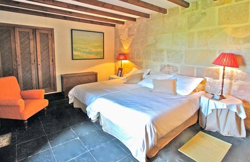 Villanueva de Canedo Other | Superior Castellana - One Bedroom Castle, Sleeps 2