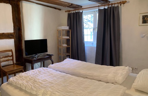 Andelfingen District House | Superior Family Apartment in old house built in 1707