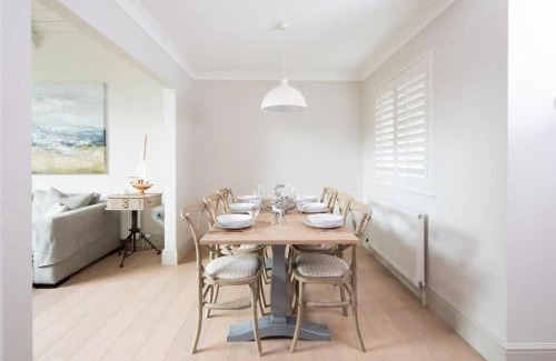 West Wittering House | Superior house for 6 near beach w parking garden