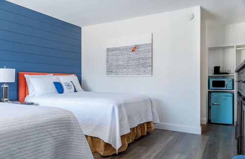 Boothbay Harbor Hotel | Superior King Room - 1 King Bed