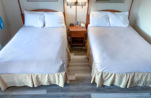 Boothbay Harbor Hotel | Superior King Room - 1 King Bed