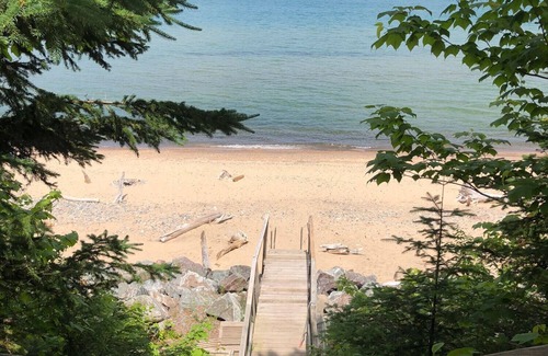 Newberry House | Superior Lakefront Located Halfway Between Tahquamenon Falls and Pictures Rocks