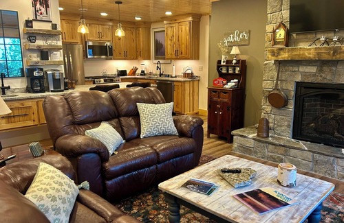 Lutsen House | Superior Legacy- Cozy unit with amazing views and direct access to Lake Superior