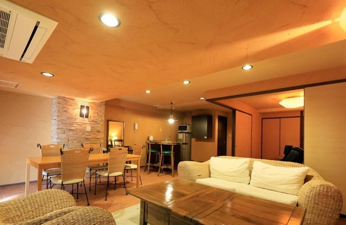 Katsuura House | Superior room with living room and kitchen Twi / Katsuura Chiba