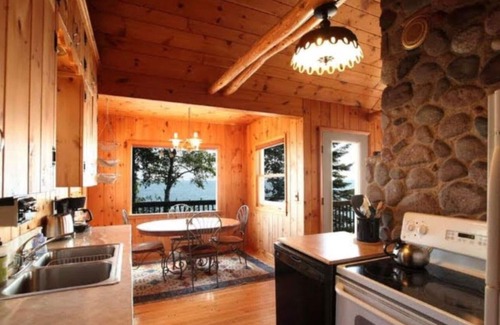 Lutsen Cabin | Superior Solitude Private and Charming Cabin on Lake Superior