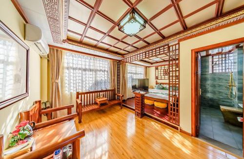 Dali Ancient Town House | Superior Sunshine King Room