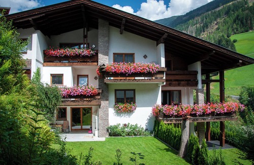 Ausservillgraten Apartment | Superior Two-Bedroom Apartment with Balcony