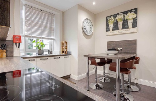 Falkirk Apartment | Superior Two Bedroom Apartment 164