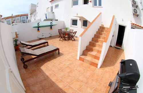 Peniche House | Supertubos beach house(with wi fi)