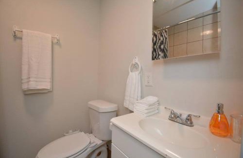 Greater East End Apartment | SuperValue Suite #2 @ East End Revitalized