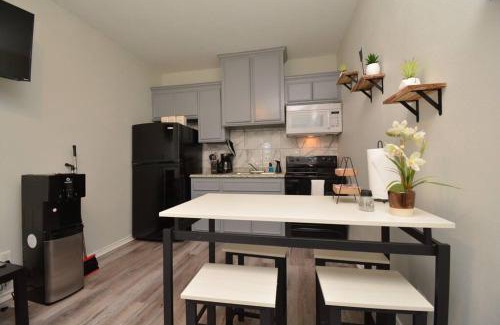 Greater East End Apartment | SuperValue Suite #3 @ East End Revitalized