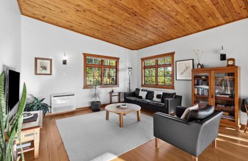 Upper Moutere House | Supplejack Gardens