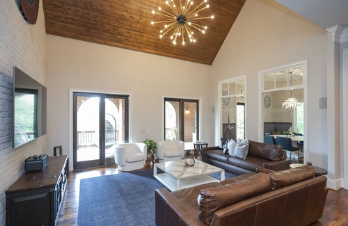 Nashville House | Supreme Luxury for Big Families