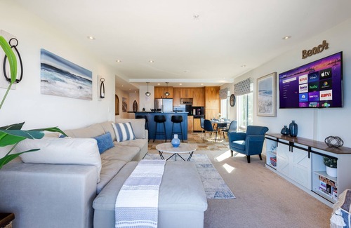 Village of La Jolla Condo | Sur La Mer, beachfront, tidal pools!