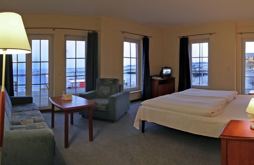 Barth House | Sur la Mer - Pension & Restaurant