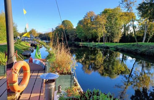 Pont-Remy Boat Rental | Sur la Somme à bord de la péniche Arche de Noé