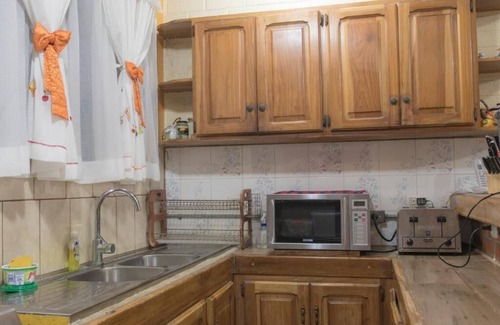 Amon House | Sura Bed and Breakfast