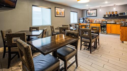 Kansas City Hotel | SureStay by Best Western Kansas City Country Inn North