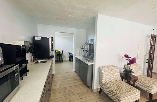 Downtown Hotel | SureStay by Best Western Fresno Central